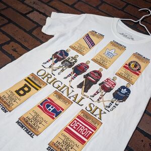 Waves Men's S NHL Original Six Hockey Teams Fan Tee Vintage Style